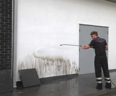 render cleaning, wall washing, monocouche render cleaning, algae removal